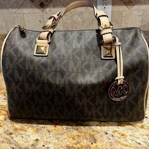 Michael Kors Greyson Large Handbag